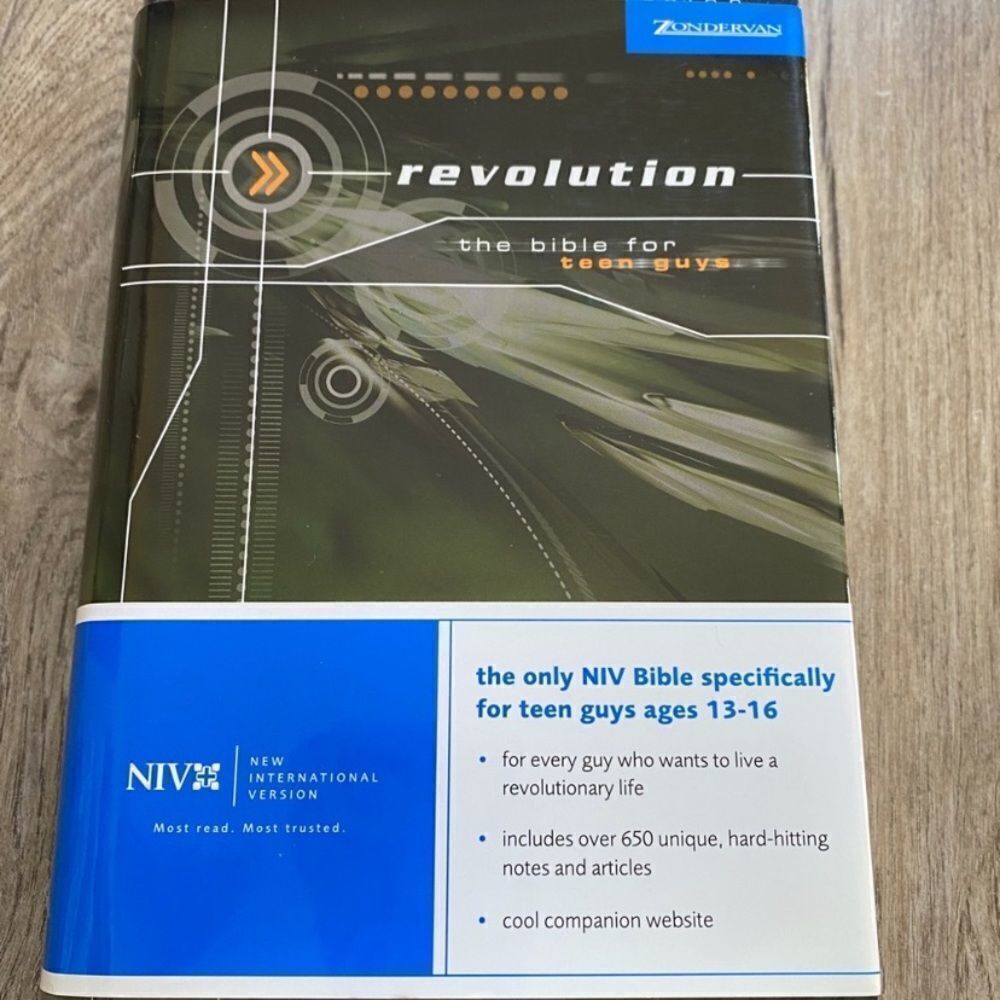 NEW NIV Revolution the Bible for Teens Guys 13-16
